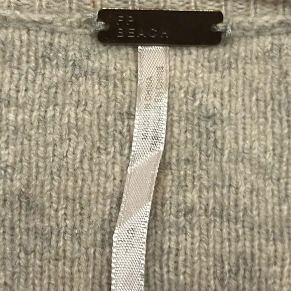 FP Beach Womens Small Gray Colorblock Merino Wool Blend Sweater - Picture 3 of 6